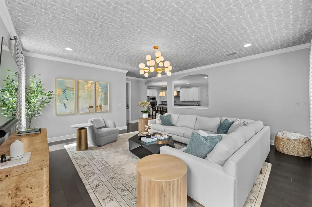 3300 W Wallcraft Avenue Tampa FL 33611