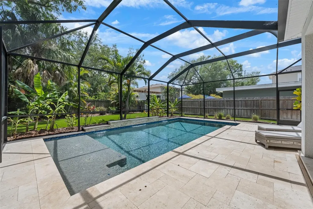 3300 W Wallcraft Avenue Tampa FL 33611