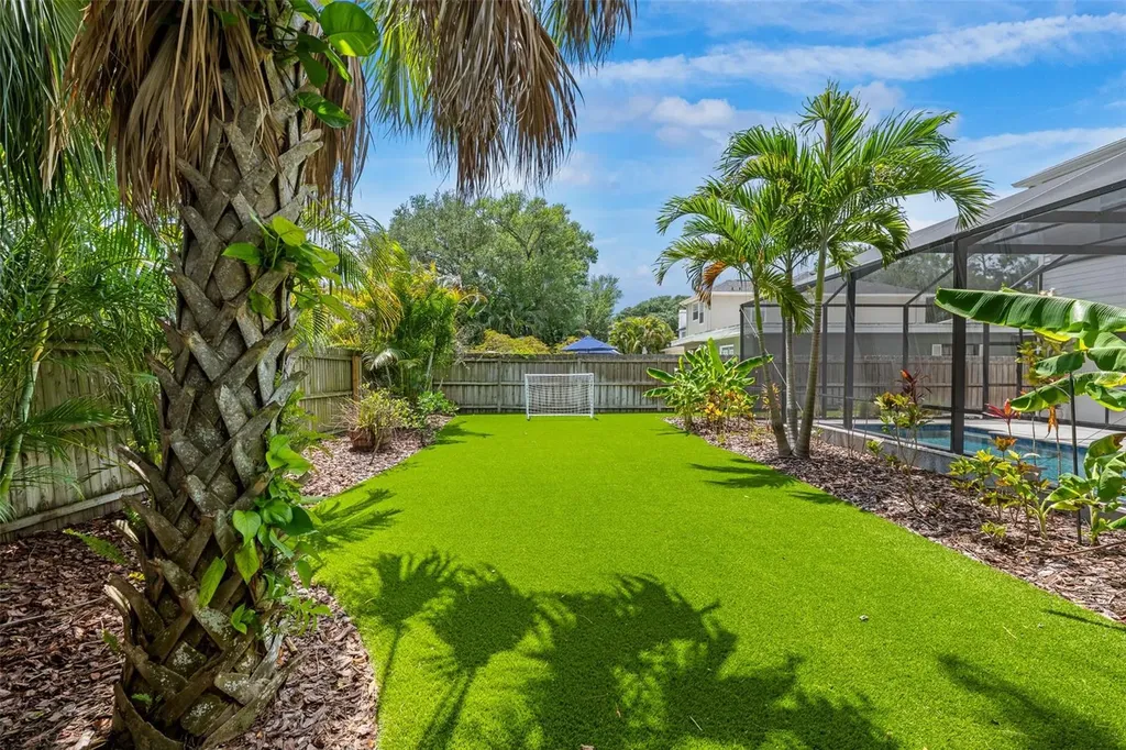 3300 W Wallcraft Avenue Tampa FL 33611