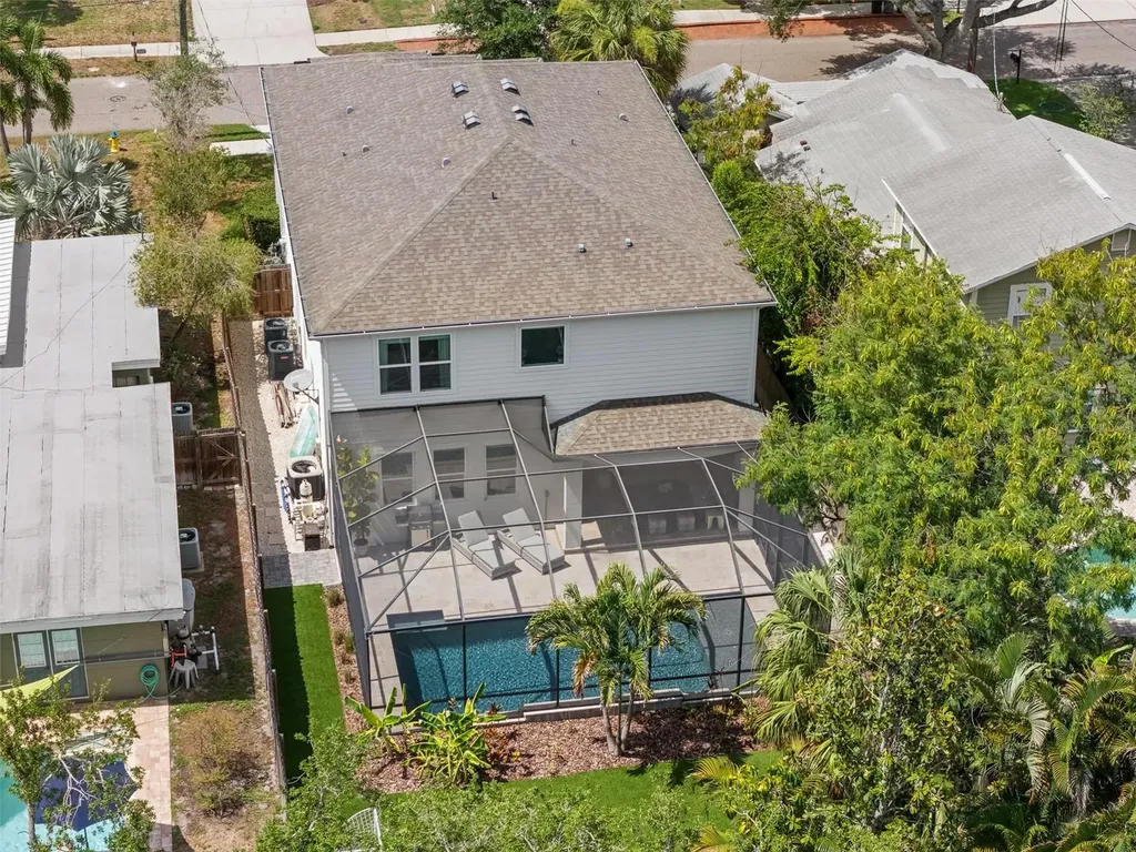 3300 W Wallcraft Avenue Tampa FL 33611