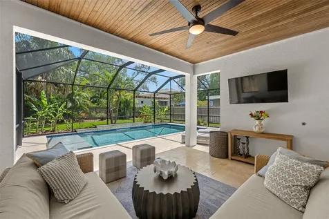 3300 W Wallcraft Avenue Tampa FL 33611