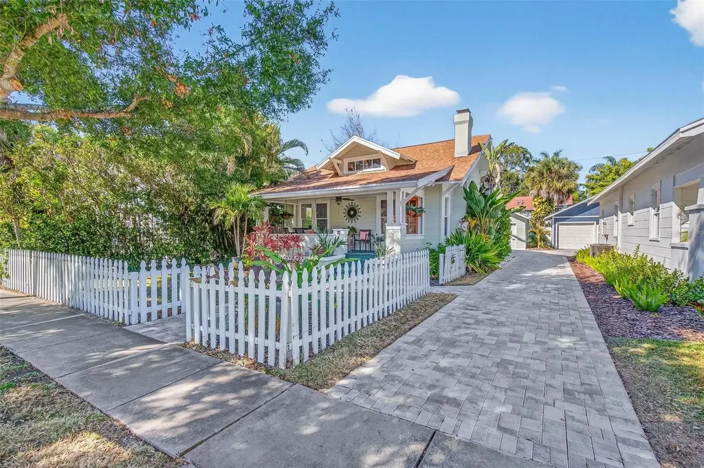 227 11th Avenue NE St Petersburg FL 33701