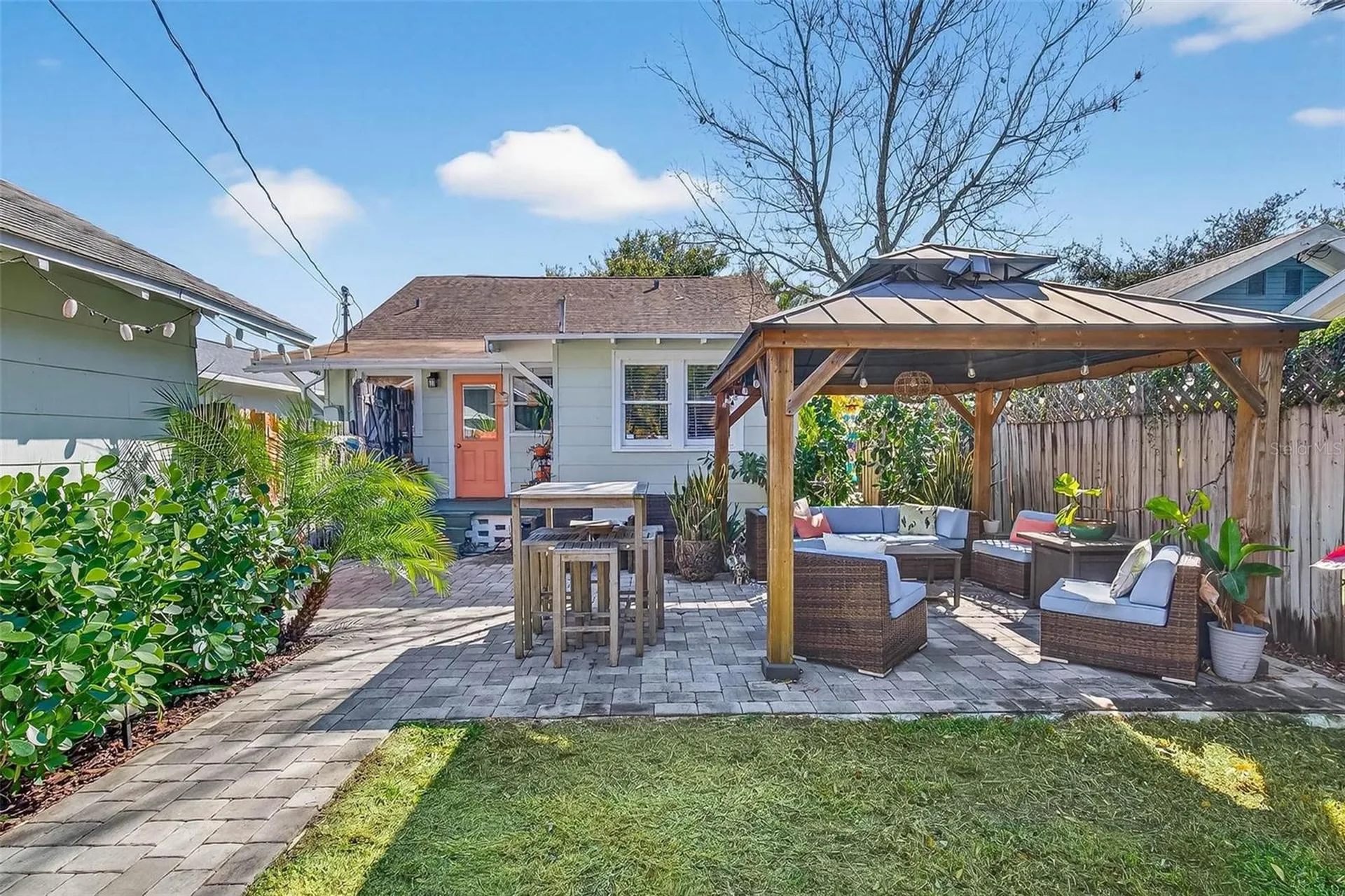 227 11th Avenue NE St Petersburg FL 33701