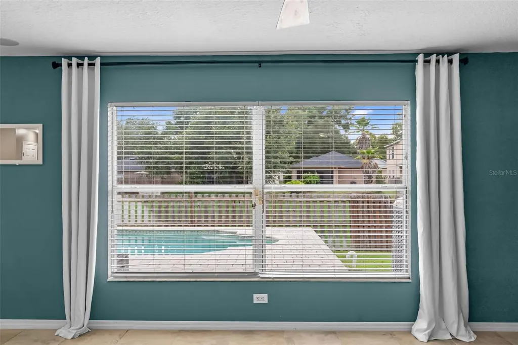 11913 Mango Groves Boulevard Seffner FL 33584