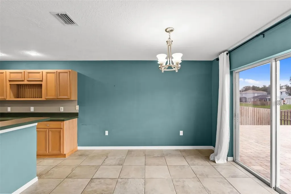 11913 Mango Groves Boulevard Seffner FL 33584