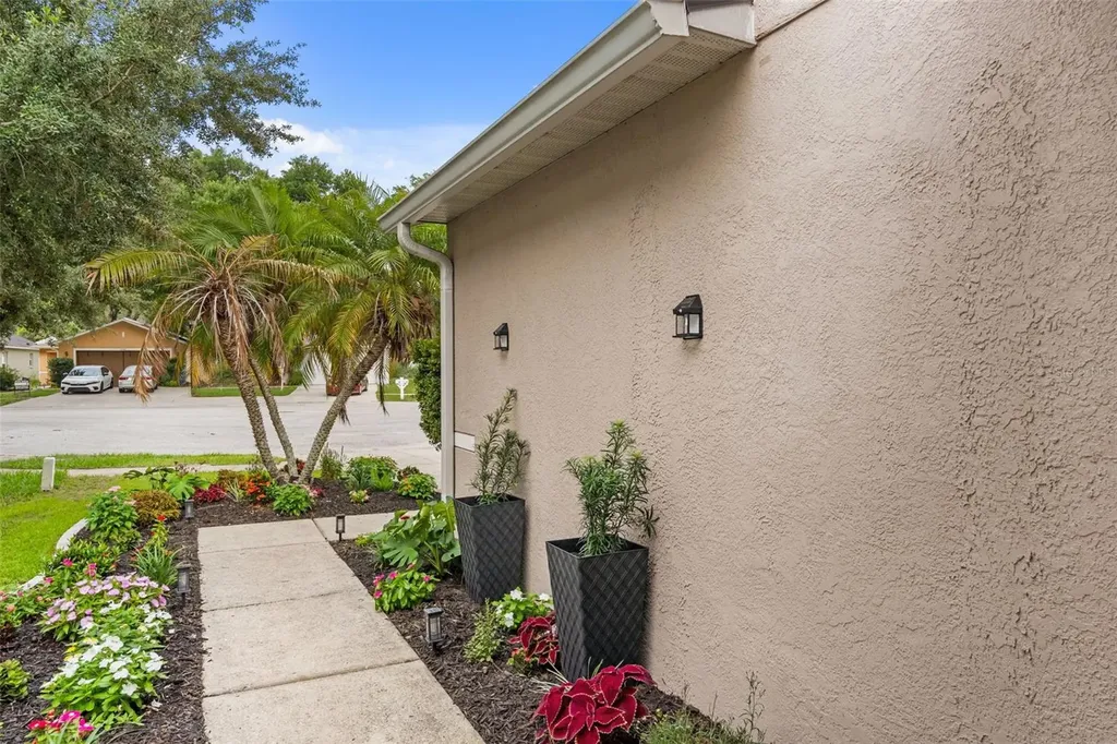 11913 Mango Groves Boulevard Seffner FL 33584