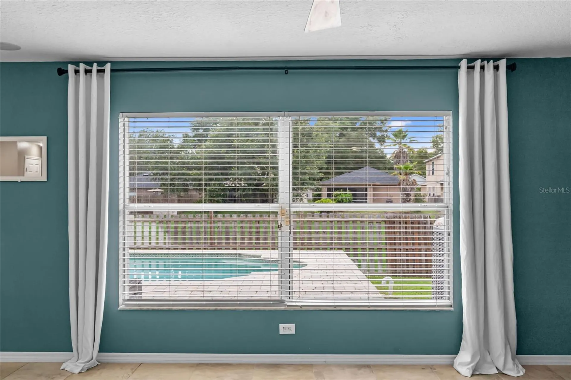11913 Mango Groves Boulevard Seffner FL 33584
