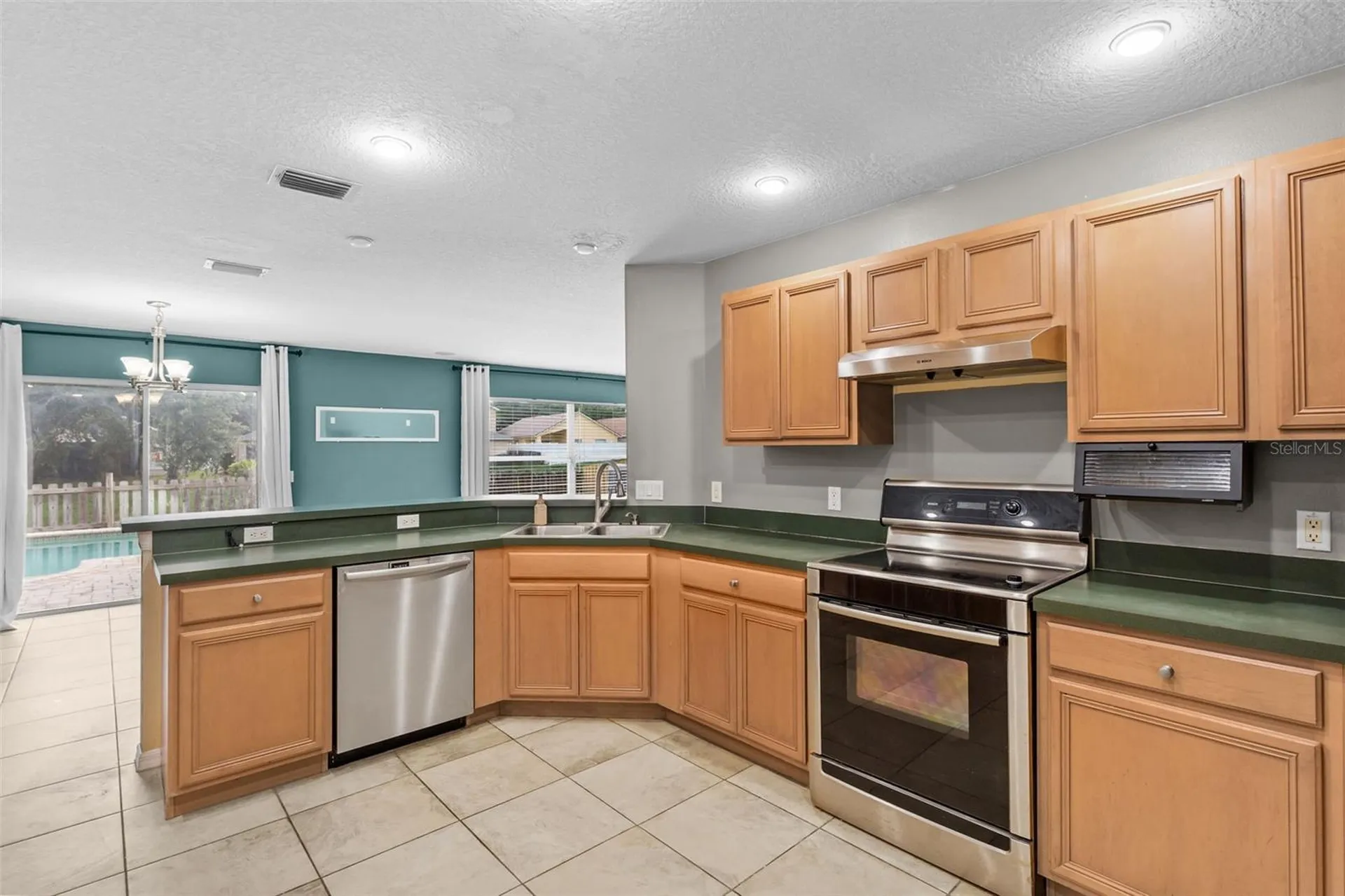 11913 Mango Groves Boulevard Seffner FL 33584