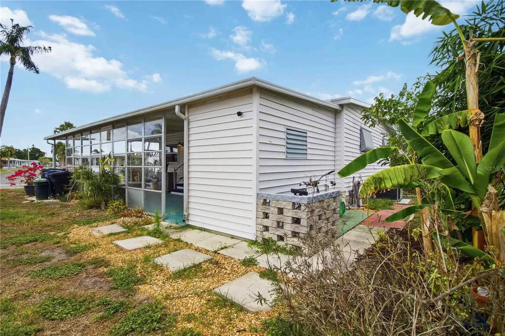 5402 Chateau Lane Bradenton FL 34207