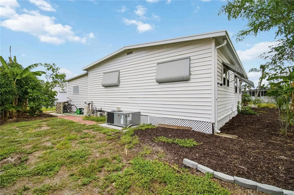 5402 Chateau Lane Bradenton FL 34207