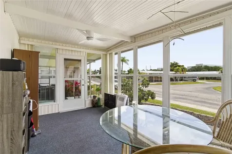 5402 Chateau Lane Bradenton FL 34207