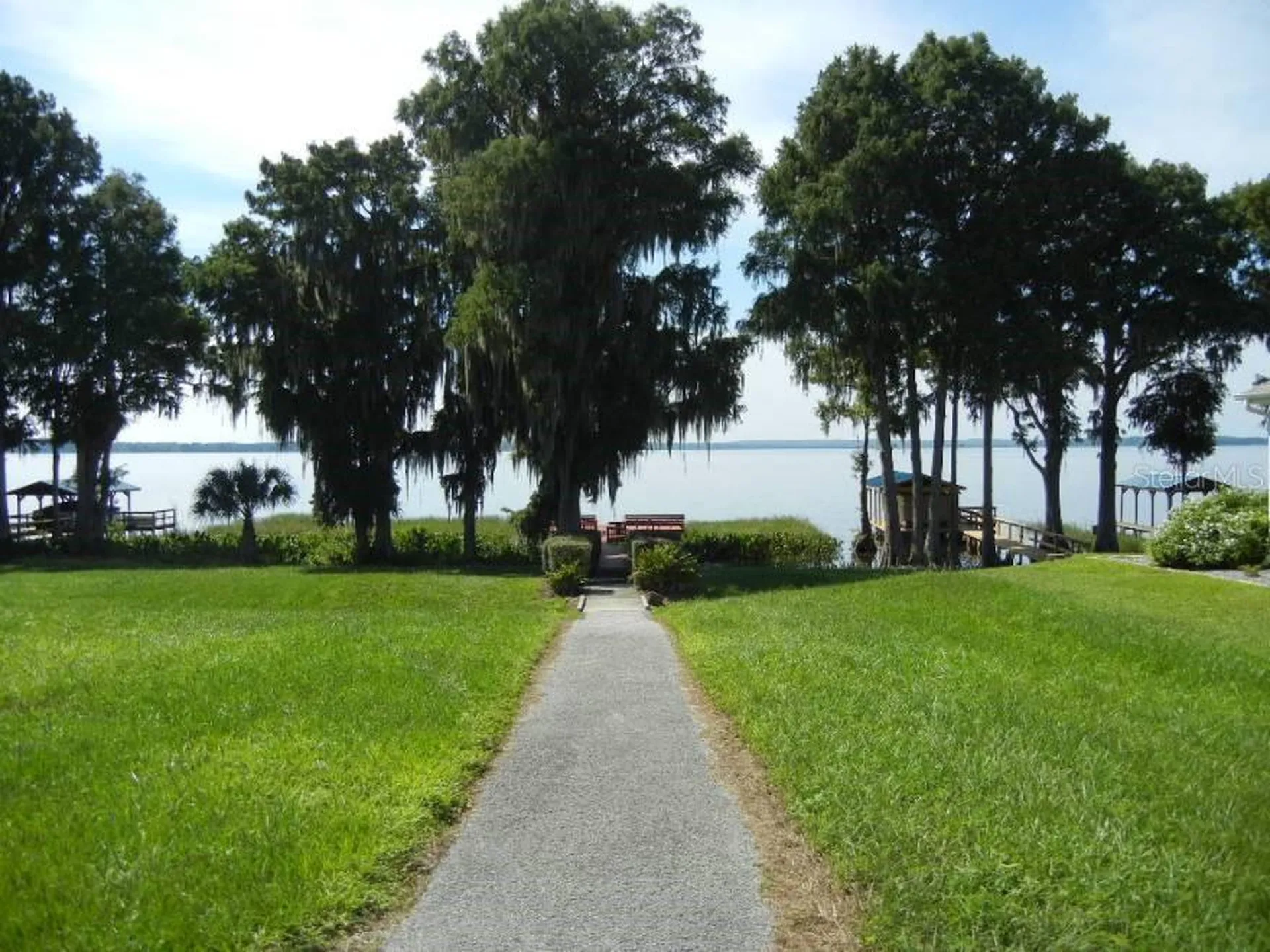5052 China Sea Tavares FL 32778