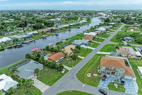 449 W Tarpon Boulevard NW Port Charlotte FL 33952