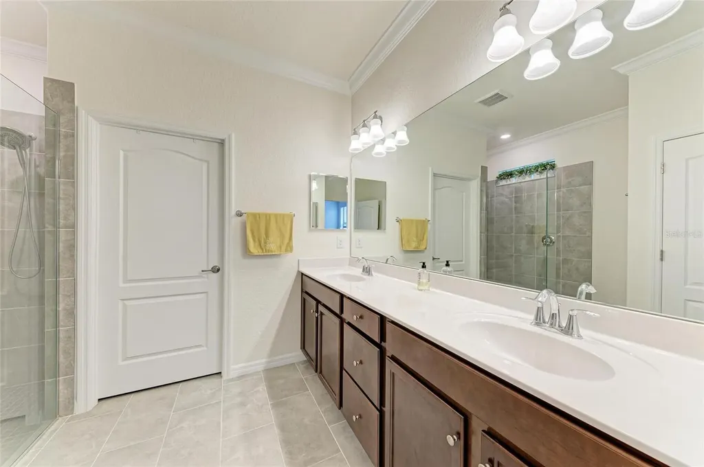 10111 Malachite Drive Bradenton FL 34211