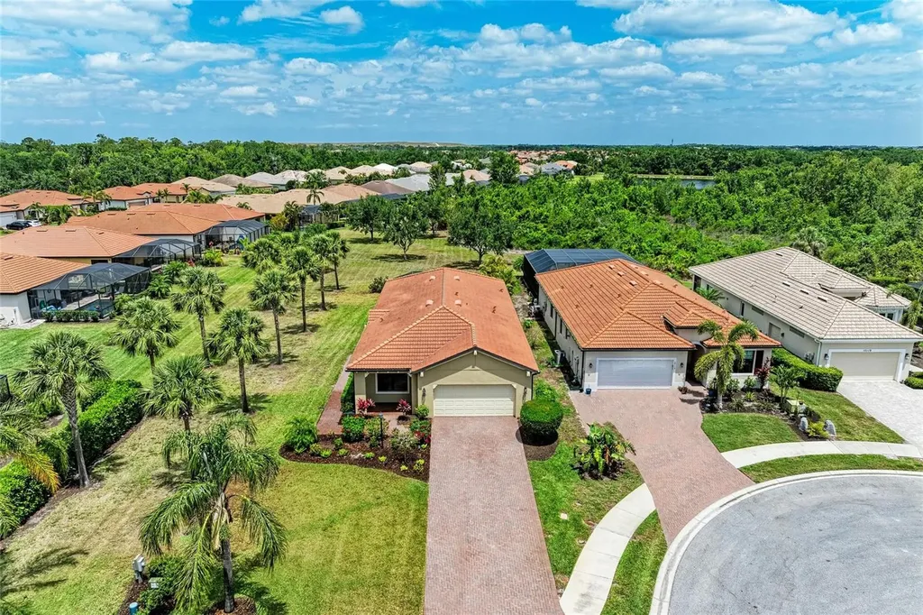 10111 Malachite Drive Bradenton FL 34211