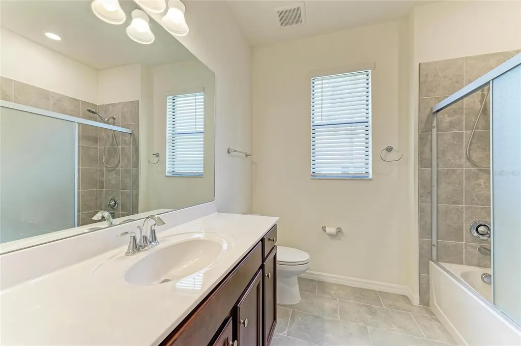 10111 Malachite Drive Bradenton FL 34211