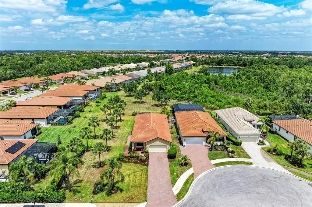 10111 Malachite Drive Bradenton FL 34211