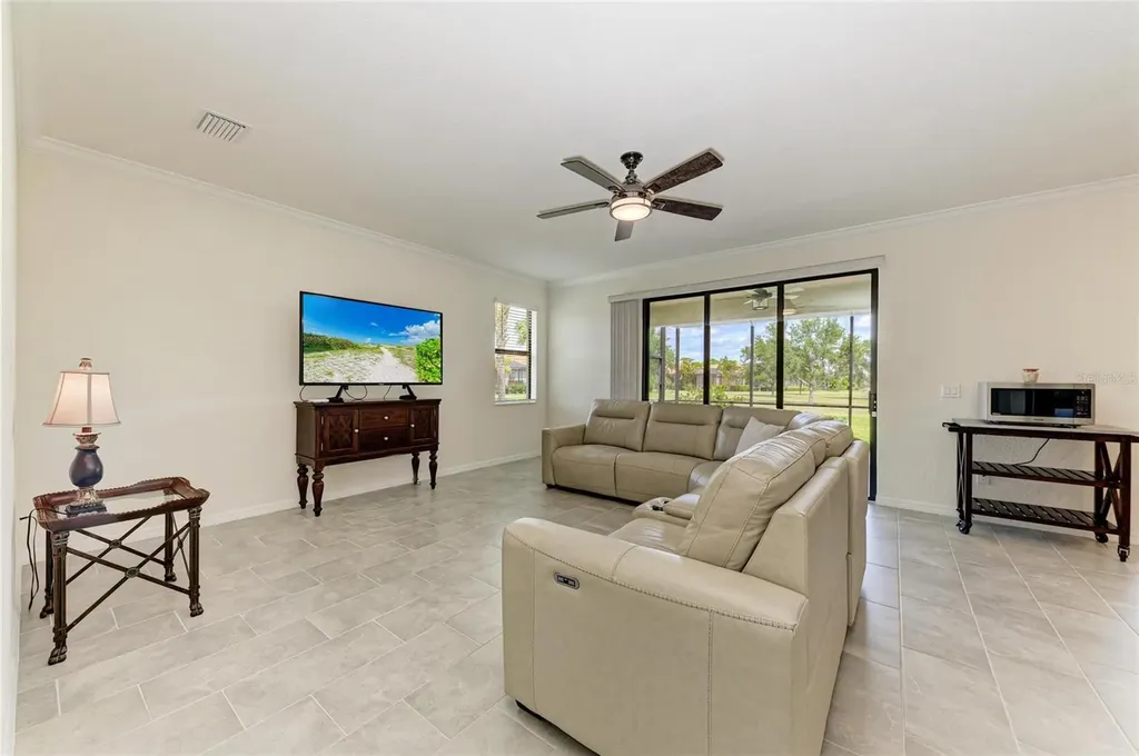 10111 Malachite Drive Bradenton FL 34211