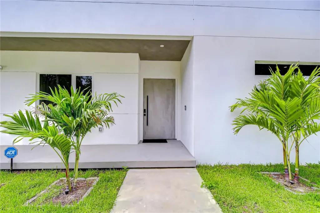 6805 New York Drive Tampa FL 33619