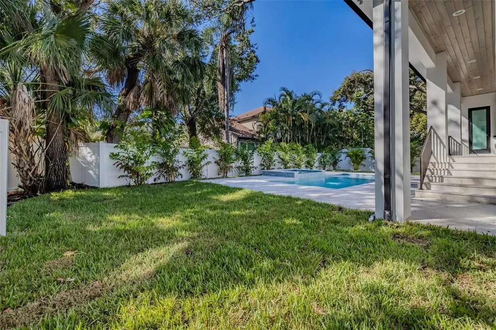 4608 W El Prado Boulevard Tampa FL 33629