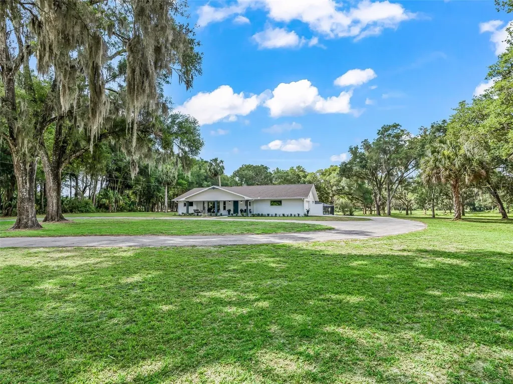 10660 E Bushnell Road Floral City FL 34436