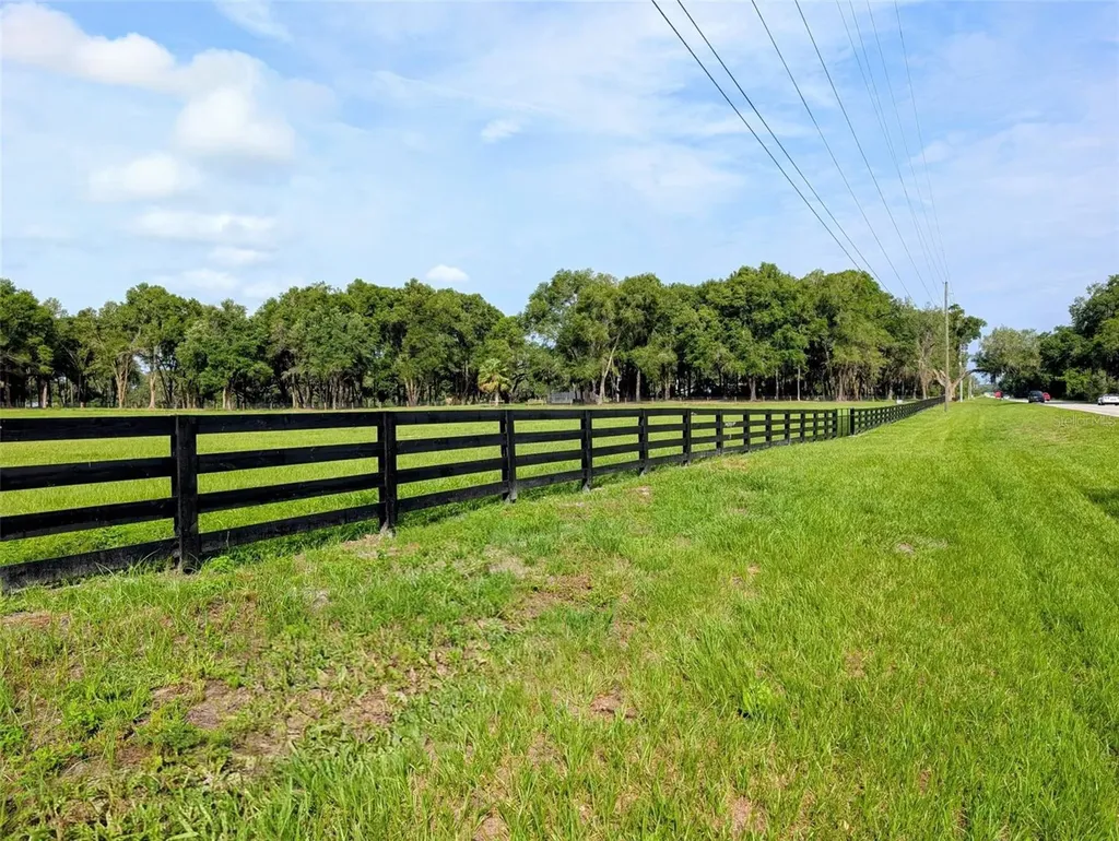 10660 E Bushnell Road Floral City FL 34436