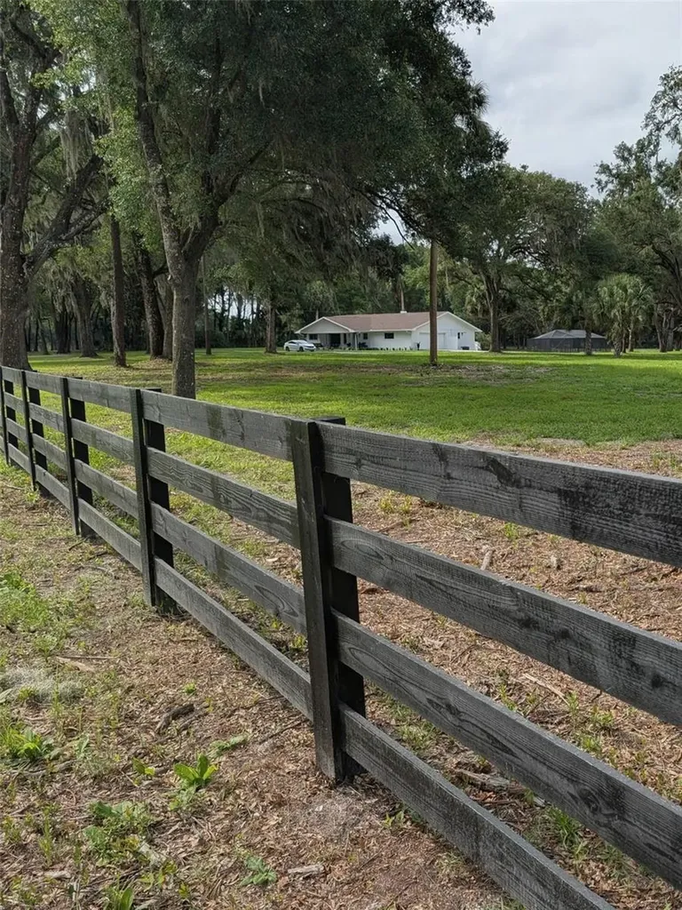 10660 E Bushnell Road Floral City FL 34436
