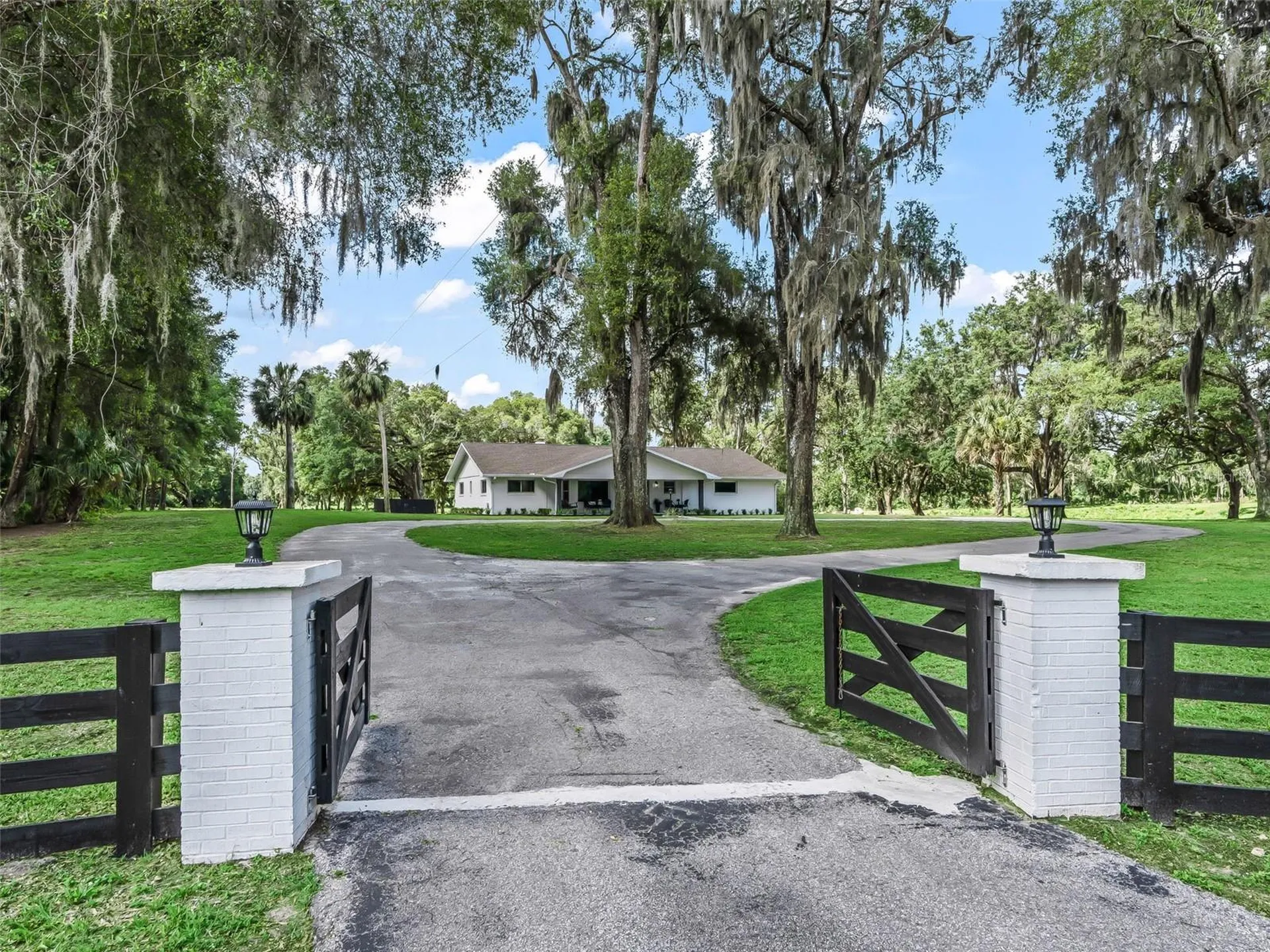 10660 E Bushnell Road Floral City FL 34436
