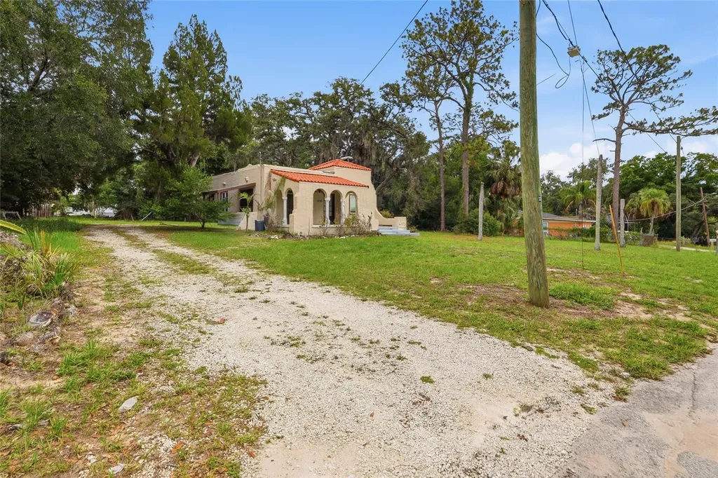 8115 N 37th Street Tampa FL 33604