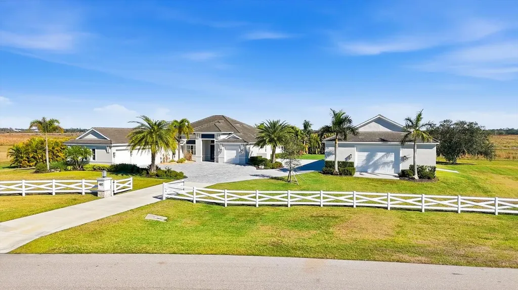 3467 Compound Court Sarasota FL 34240