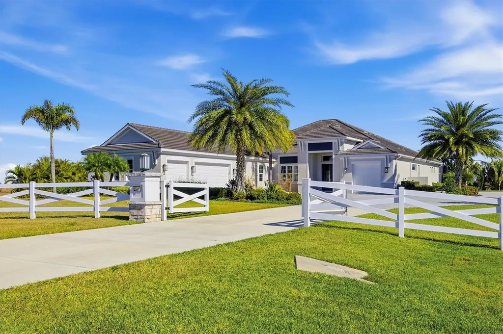 3467 Compound Court Sarasota FL 34240