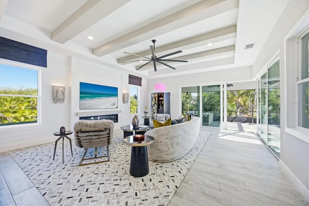 3467 Compound Court Sarasota FL 34240