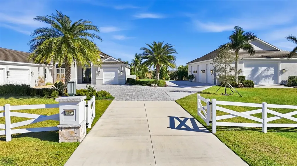 3467 Compound Court Sarasota FL 34240