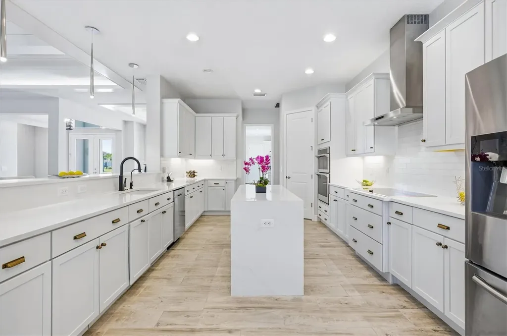 3467 Compound Court Sarasota FL 34240