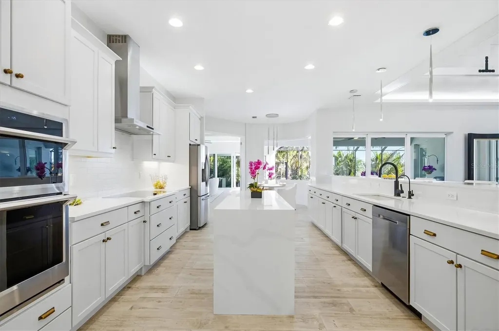 3467 Compound Court Sarasota FL 34240