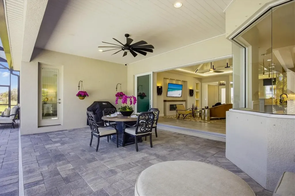 3467 Compound Court Sarasota FL 34240