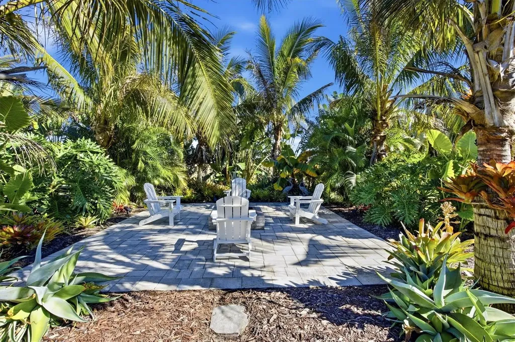 3467 Compound Court Sarasota FL 34240