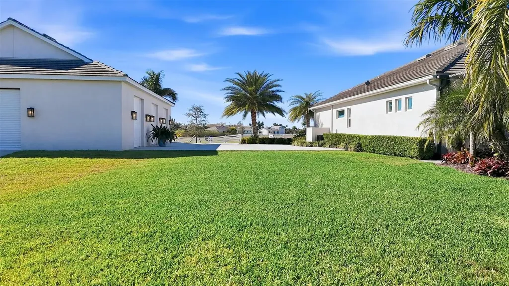 3467 Compound Court Sarasota FL 34240