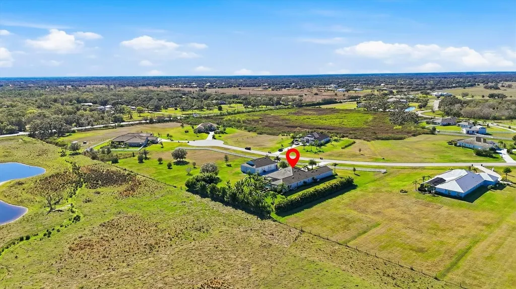 3467 Compound Court Sarasota FL 34240