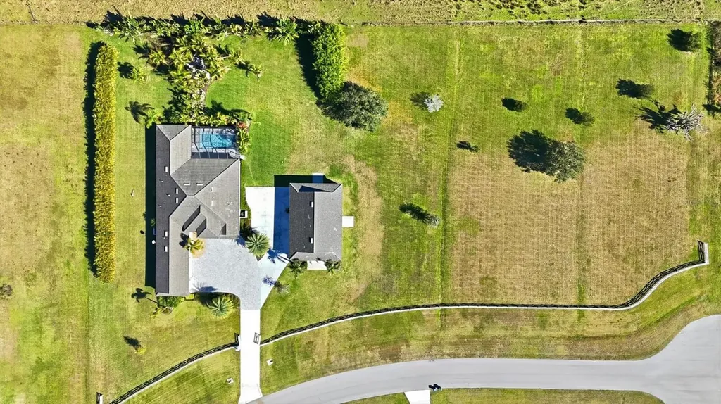 3467 Compound Court Sarasota FL 34240