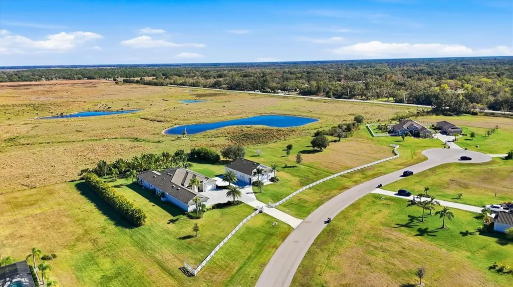 3467 Compound Court Sarasota FL 34240