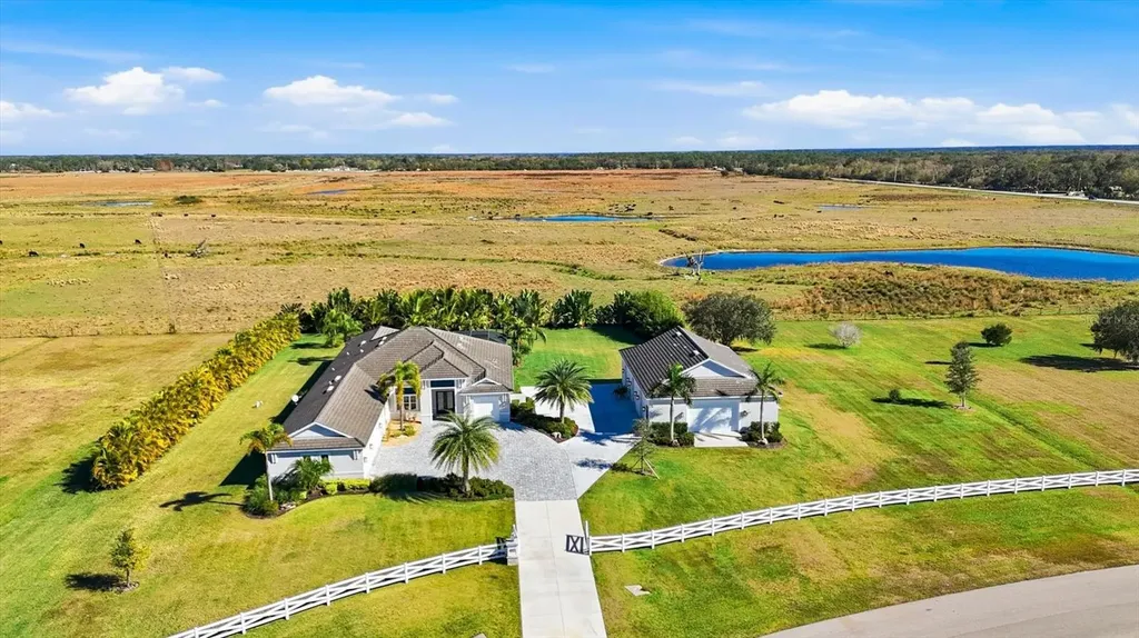 3467 Compound Court Sarasota FL 34240