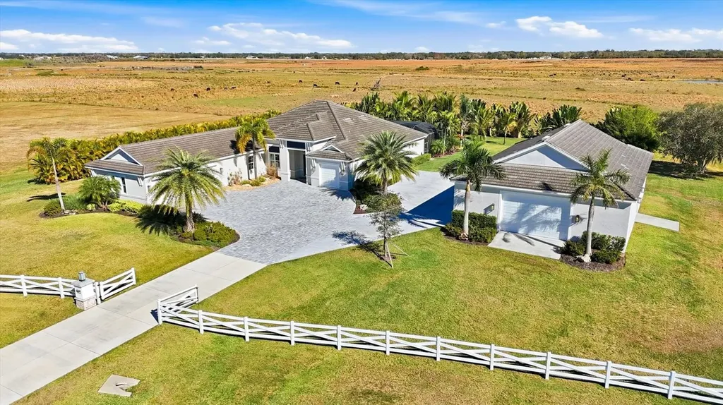 3467 Compound Court Sarasota FL 34240