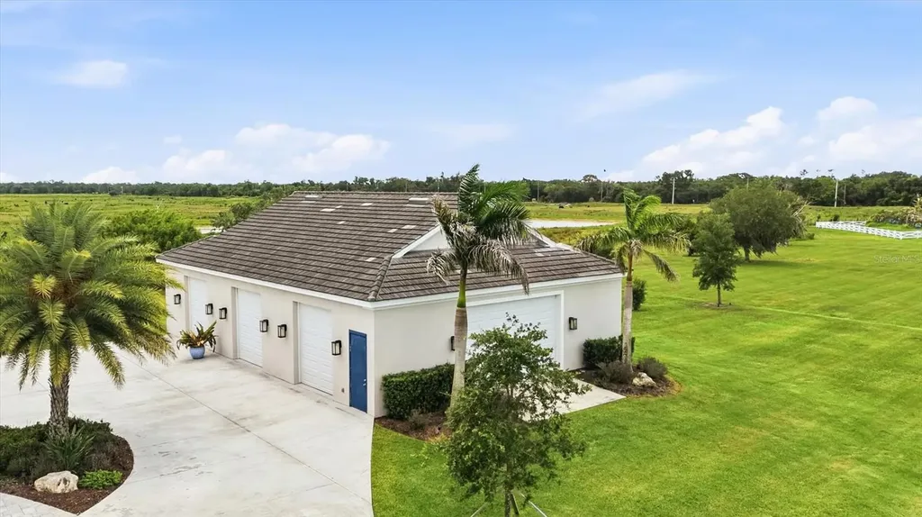 3467 Compound Court Sarasota FL 34240