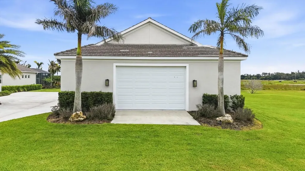 3467 Compound Court Sarasota FL 34240