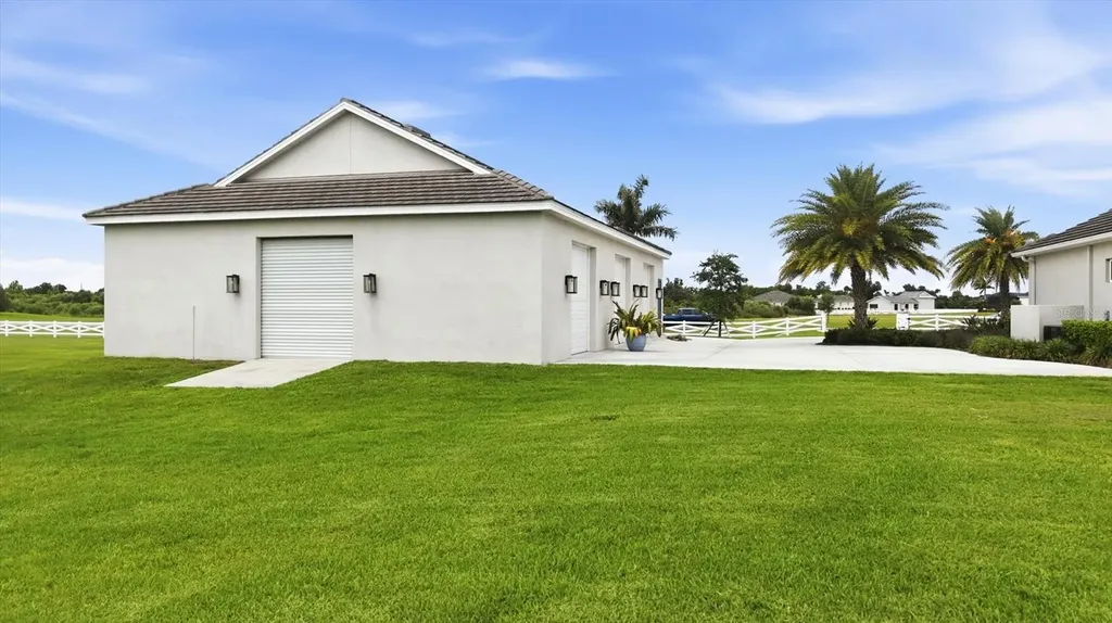 3467 Compound Court Sarasota FL 34240