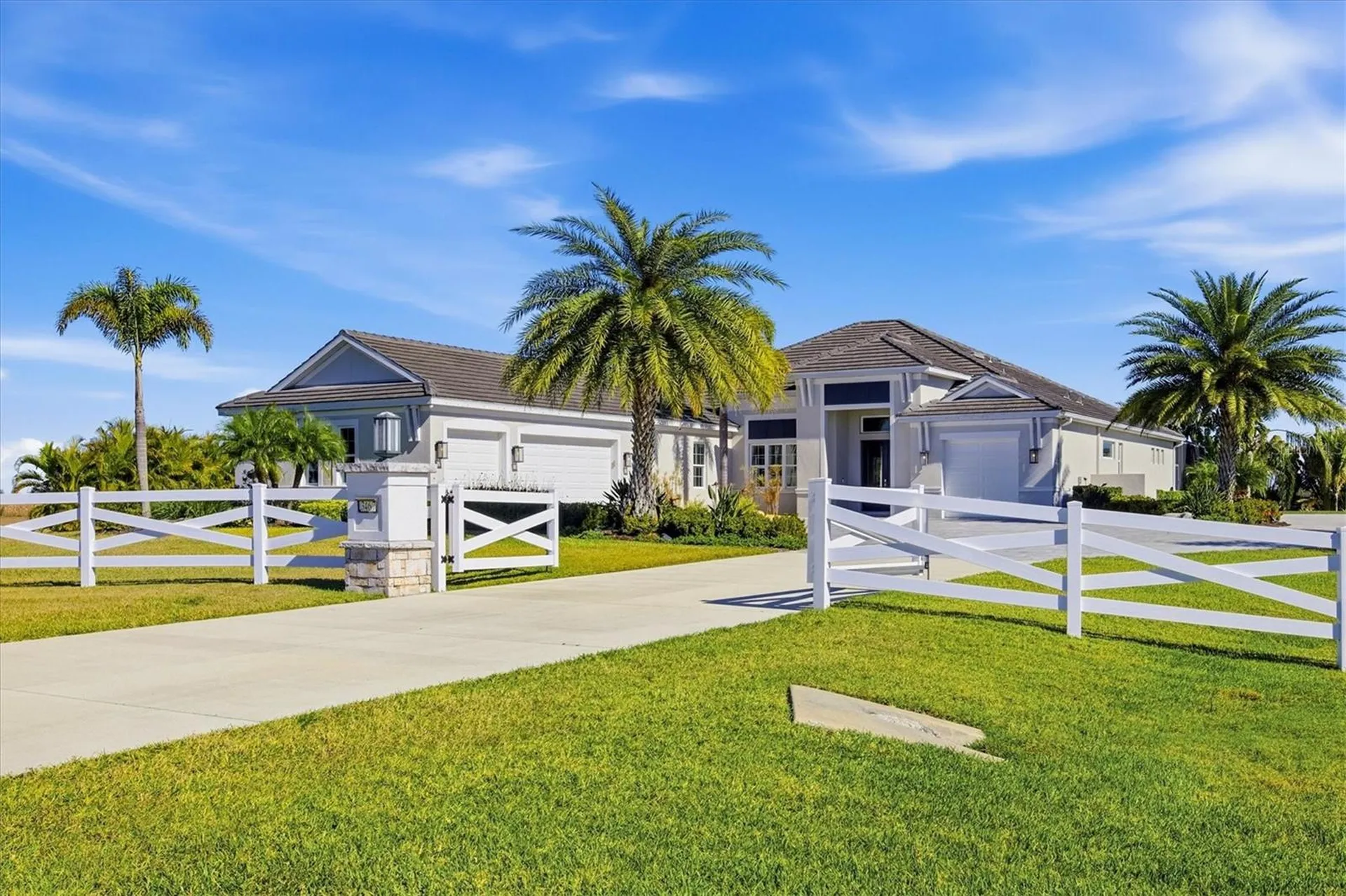 3467 Compound Court Sarasota FL 34240