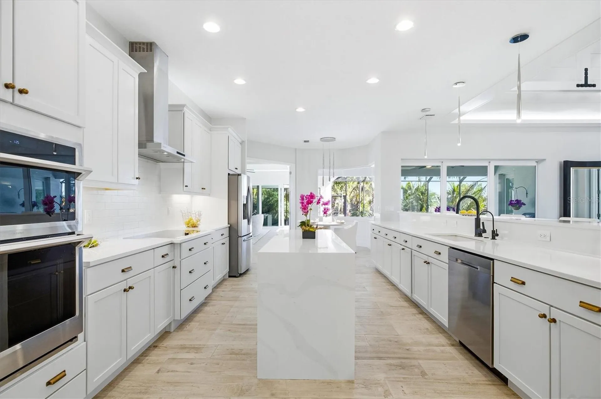 3467 Compound Court Sarasota FL 34240