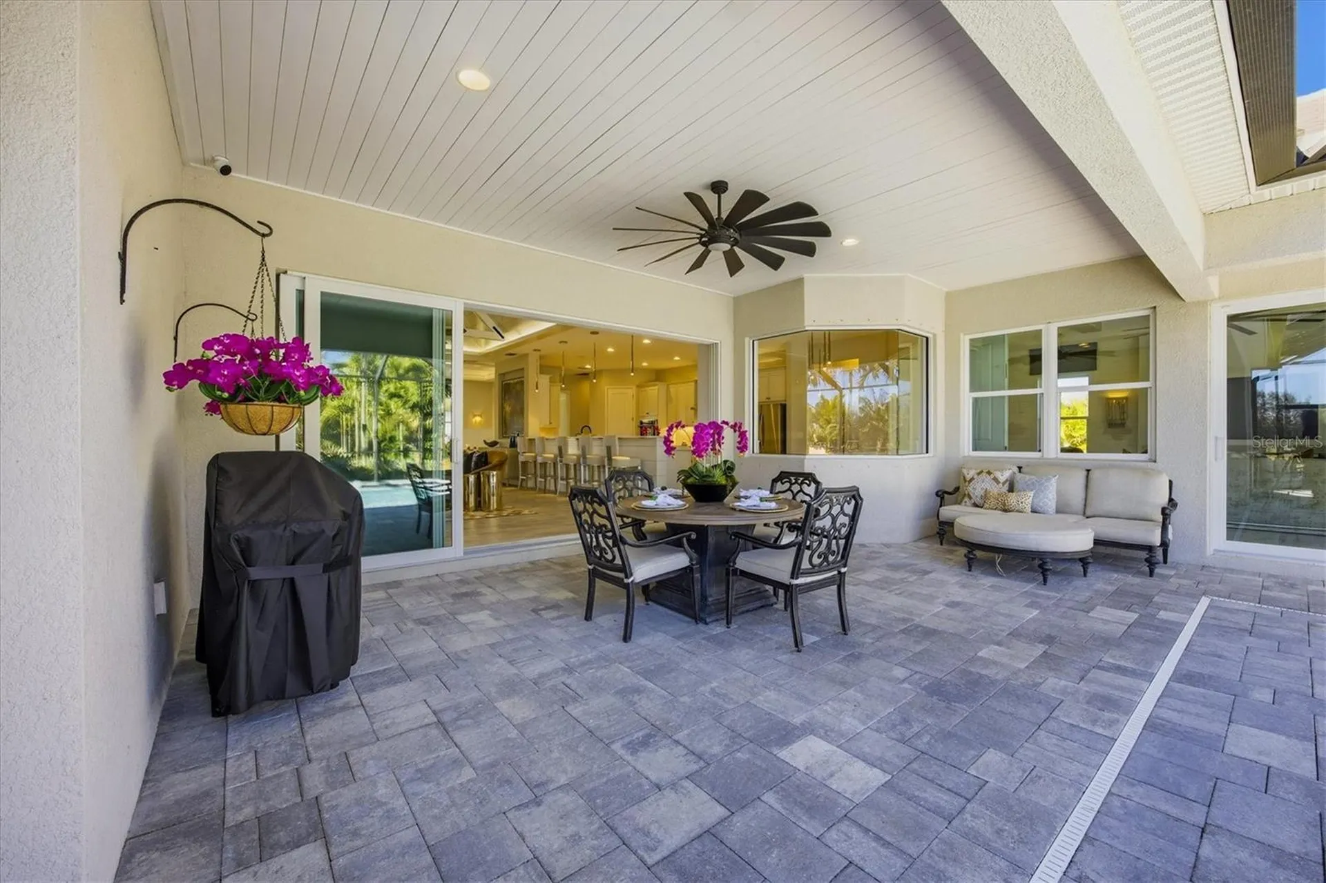 3467 Compound Court Sarasota FL 34240