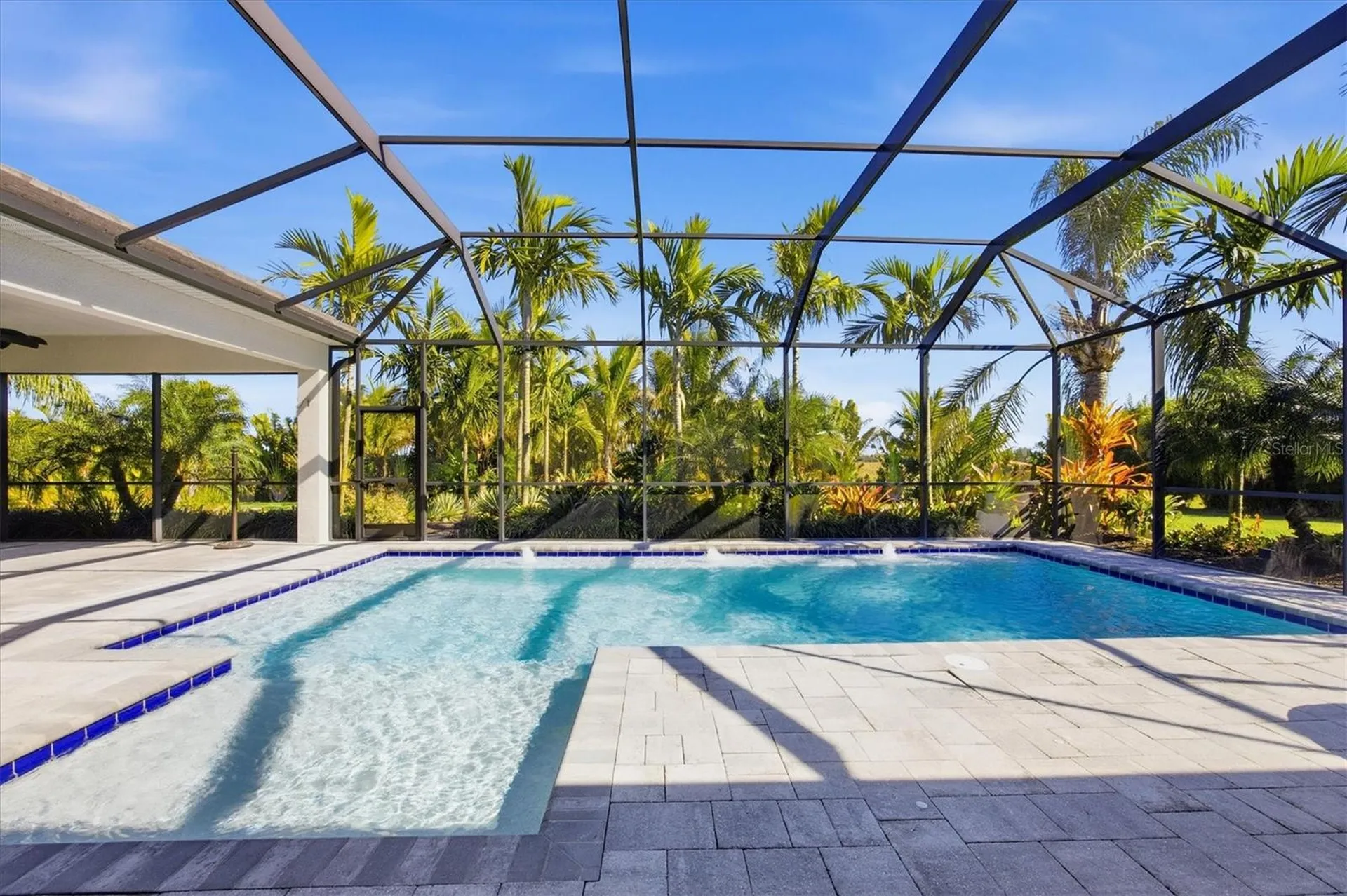 3467 Compound Court Sarasota FL 34240